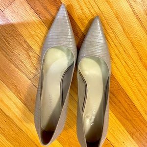 Nine West size 7 nude pumps